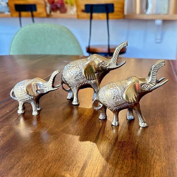Three Vintage Brass Elephants Lucky Trunks Up Made in India - Picture 3 of 13